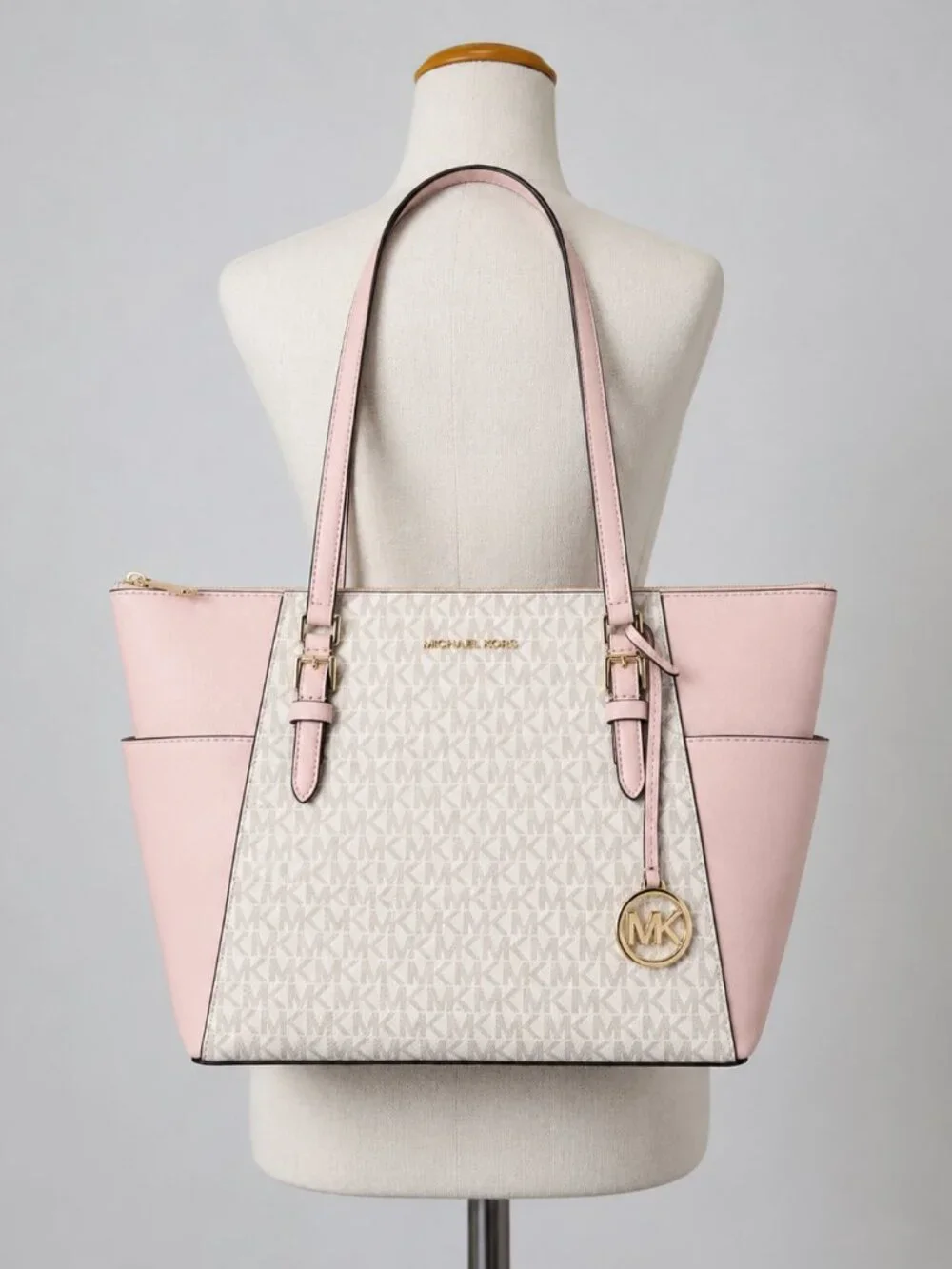 Michael Kors 🍓💗 michael